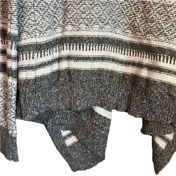 Abercrombie & Fitch hooded cardigan. Size small - Picture 10 of 10